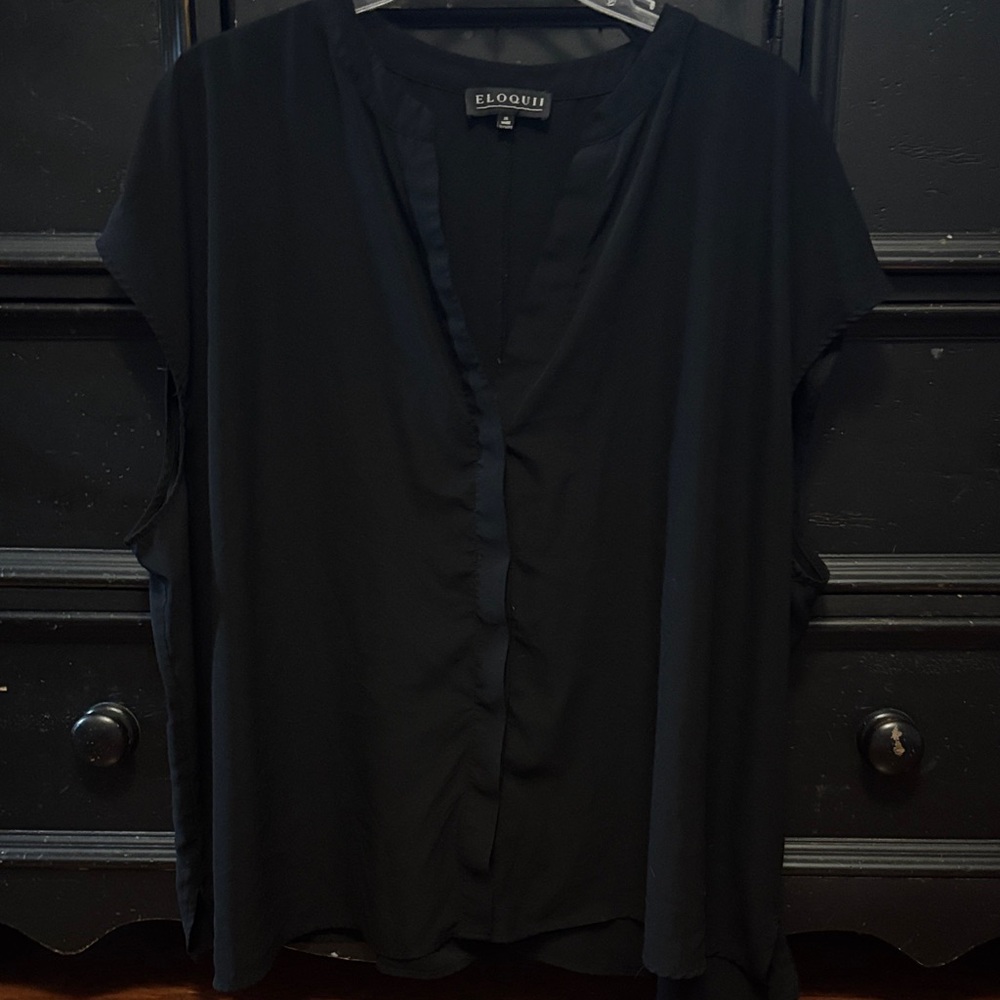 Eloquii Women's Sleeveless Button Down Black Blouse